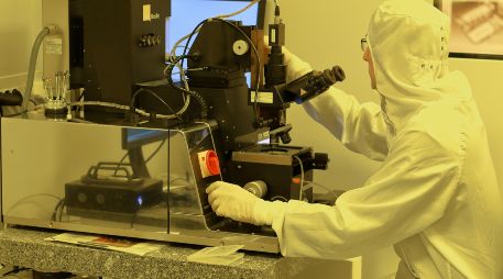 El BID identificado un alto potencial de crecimiento en áreas de vanguardia como los semiconductores, la inteligencia artificial y la economía circular. Unsplash