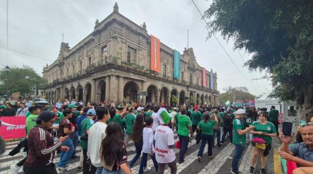 Fanaticos en el Centro Histórico rumbo al Fan Fest este jueves 11 de junio en el inicio del Mundial 2026. EL INFORMADOR / O. González