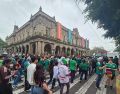 Fanaticos en el Centro Histórico rumbo al Fan Fest este jueves 11 de junio en el inicio del Mundial 2026. EL INFORMADOR / O. González
