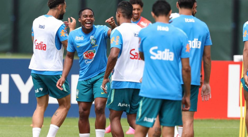 Neymar se ausentó de nuevo de la sesión de entrenamiento en el complejo Columbia Park. EFE / S. MOREIRA