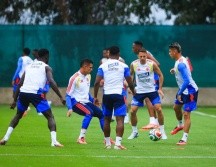 El trabajo en cancha inició con una activación que despertó el ánimo positivo y la competitividad sana, demostrando el ambiente de alegría que hay al interior del equipo cafetalero. EL INFORMADOR/ J. Acosta