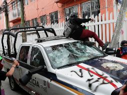 Las confrontaciones entre la policía antidisturbios y unas 200 personas empañaron el glamour de la inauguración del Mundial 2026. EFE/I.Esquivel
