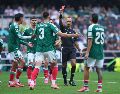 La expulsión del capitán mexicano obliga a Javier Aguirre a replantear su defensa para el duelo ante Corea del Sur. IMAGO7.