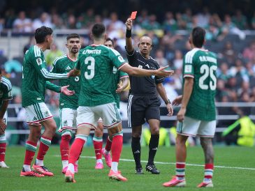 La expulsión del capitán mexicano obliga a Javier Aguirre a replantear su defensa para el duelo ante Corea del Sur. IMAGO7.