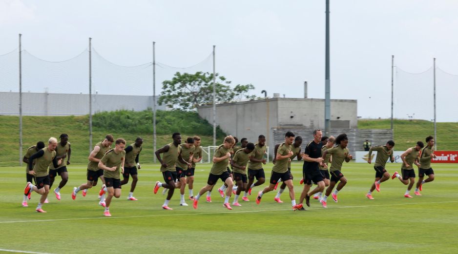 Jugadores de Canadá en una sesión de entrenamiento previa al partido de la fase de grupos ante Bosnia y Herzegovina. XINHUA/Y. Shu