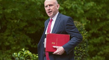 John Healey argumentó que el presupuesto previsto no responde a las amenazas actuales ni a los compromisos internacionales del Reino Unido. AP