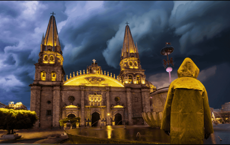 Los modelos meteorológicos actualizados por la Conagua indican que la probabilidad de lluvia para hoy en Guadalajar supera el 60 por ciento. ESPECIAL / CANVA