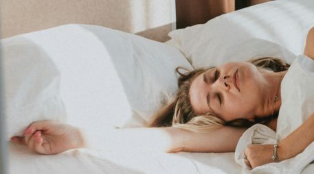Especialistas te explican cómo descansar correctamente para evitar malestares. ESPECIAL / UNSPLASH