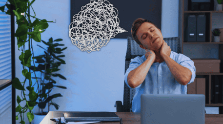 El clima laboral tóxico se contagia rápidamente entre los empleados que deciden quedarse. La desmotivación y el cinismo reemplazan a la innovación. ESPECIAL / CANVA