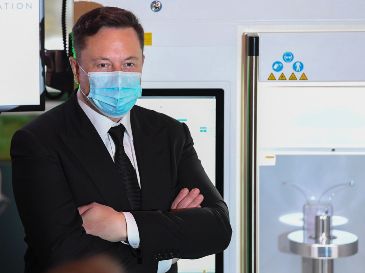 La primera jornada financiera de SpaceX estuvo marcada por un récord sorprendente y la confirmación de Elon Musk como billonario. EFE/ARCHIVO