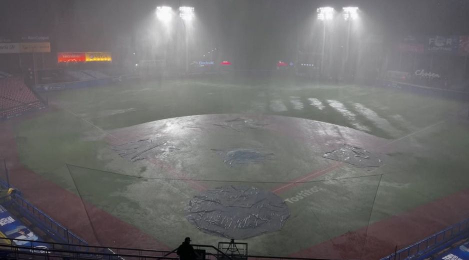 Entre las afectaciones reportadas se encuentran inundaciones en la zona VIP, así como en vestidores e ingresos al estadio. INSTAGRAM/charrosbeisbol