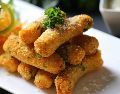 El futbol es un evento familiar y los niños también disfrutan de la fiebre mundialista. Los chicken tenders o dedos de pollo son la solución perfecta. ESPECIAL / CANVA