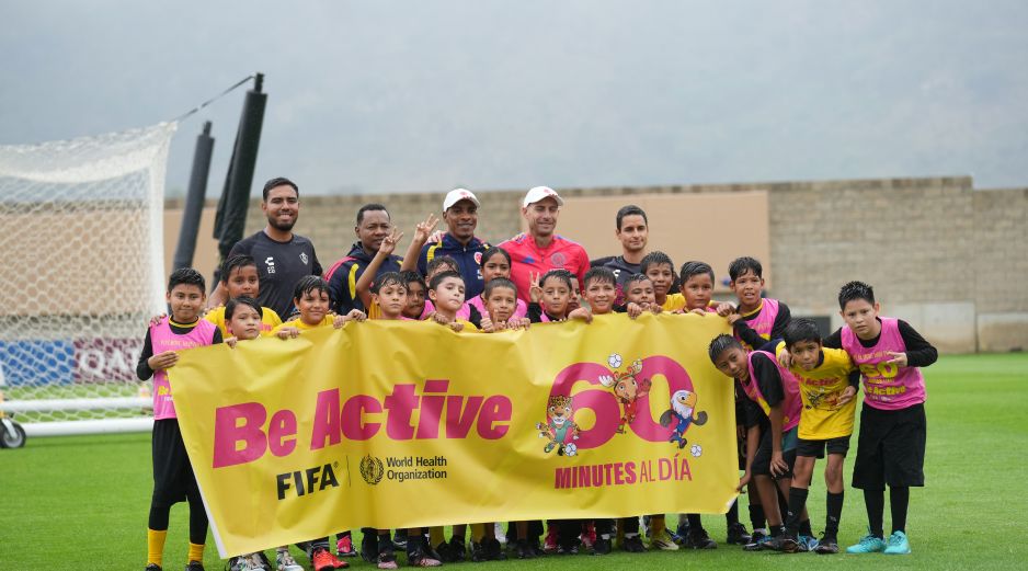 La iniciativa busca fomentar hábitos saludables mediante al menos 60 minutos diarios de ejercicio, aprovechando la presencia de las selecciones mundialistas para inspirar a las nuevas generaciones. CORTESÍA.