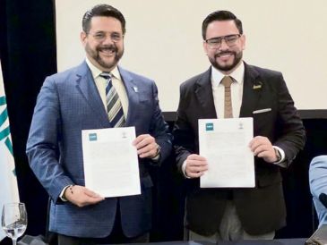 Armando Mora Zamarripa, presidente de la Asociación Mexicana de la Industria de la Construcción, delegación Jalisco y Jahaziel Castañeda González, presidente de Asociación Mexicana de Profesionales Inmobiliarios Guadalajara. ESPECIAL