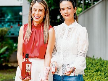 Claudia Preciado y Perla Pinto han formado una sociedad con la que se busca aprovechar al máximo la cosecha de pitaya, que tiene su temporada alta entre abril y junio. ESPECIAL