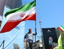 El estrecho de Ormuz, por donde antes de la guerra transitaba el 20 % del petróleo mundial, permanece cerrado por Irán desde el inicio del conflicto el 28 de febrero, a lo que EU. EFE/ABEDIN TAHERKENAREH