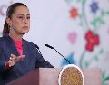 Claudia Sheinbaum consideró que los altos precios de los boletos y las dificultades de acceso para una parte de la población deben llevar a una reflexión dentro del fUtbol internacional y de los organismos que lo regulan. EFE / M. Guzmán