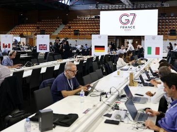 La cumbre del Grupo de los Siete (G7) comenzó el lunes en Evian, un poblado del este de Francia. XINHUA