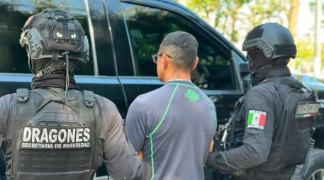 El detenido fue puesto a disposición del Instituto Nacional de Migración, al igual que de un agente del Ministerio Público. ESPECIAL
