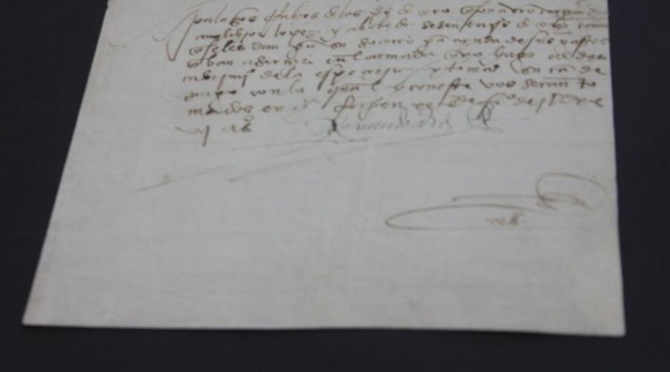 El archivo recuperado corresponde a un libramiento de pago emitido el 20 de febrero de 1527 con la firma de Hernán Cortés. GOBIERNO DE MÉXICO