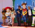 Alfombra roja de la película Toy Story 5, acompañada de los actores del doblaje en español, en la plaza comercial Mitikah. SUN/H. Salvador