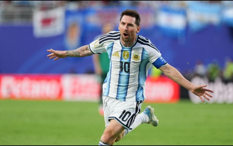 Lionel Messi firma una noche histórica en su último Mundial. XINHUA.