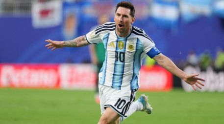 Lionel Messi firma una noche histórica en su último Mundial. XINHUA.