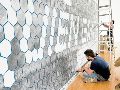 Proceso de montaje de la exposición “Terreno de juego”, en el MURA. CORTESÍA
