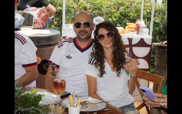 Salvador Méndez y Valeria Díaz Rizo. GENTE BIEN JALISCO / Revista del 19 de junio 2026