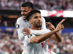 La acción ocurrió tras el segundo gol iraní, anotado por Mohammad Mohebi, quien celebró imitando disparos al aire.  AP/ARCHIVO