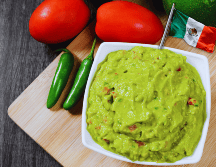 En sus inicios prehispánicos, la receta del guacamole era extremadamente sencilla y directa. ESPECIAL / CANVA