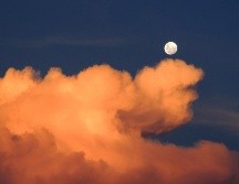 Todos piensan que la Luna de Fresa es rosa, pero en realidad su nombre se debe a otro motivo. ESPECIAL/PIXABAY