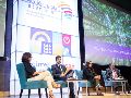 La energía abundante, limpia y asequible de las fuentes renovables nos permite sortear los efectos de la crisis de Oriente Medio. EFE / R. Pajuelo