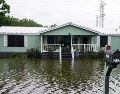 Varias viviendas rodeadas de agua tras el paso de la tormenta tropical "Arthur" en la zona rural del condado Brazoria, Texas. AP/B.Coomer