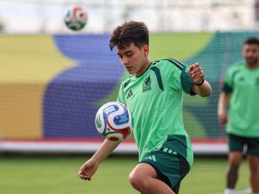 Gilberto Mora se enfoca en disfrutar el presente y responder dentro de la cancha tras convertirse en el jugador más joven en debutar en una Copa del Mundo. EL INFORMADOR/ A. NAVARRO.