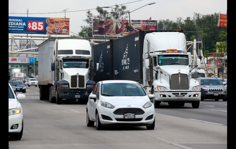 Estados Unidos les exige el dominio del inglés a los operadores de camiones de carga luego de una disposición aprobada en el 2025. EL INFORMADOR/ARCHIVO