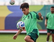 Gilberto Mora se enfoca en disfrutar el presente y responder dentro de la cancha tras convertirse en el jugador más joven en debutar en una Copa del Mundo. EL INFORMADOR/ A. NAVARRO.