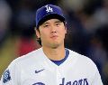 Shohei Ohtani permitió cuatro carreras en una difícil quinta entrada, pero terminó celebrando la victoria gracias a la reacción de sus compañeros. AFP