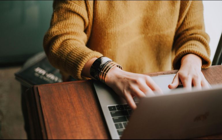 El 18 de junio no está catalogado como un día de descanso obligatorio a nivel federal, por lo que las actividades comerciales y corporativas en el sector privado deben continuar con total normalidad en todo el país. Unsplash