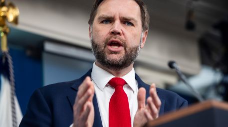 JD Vance señaló que Israel tiene derecho a defenderse, pero insistió en que debe respetar el camino de paz. EFE/J. Lo Scalzo