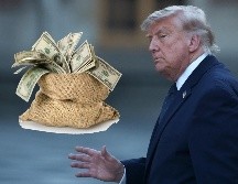 Donald Trump en Versalles, donde se realizó la primera firma del acuerdo con Irán. EFE / EPA / MOHAMMED BADRA