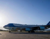 Trump defiende el uso del avión catarí al considerar que permitirá ahorrar recursos, mientras sus críticos cuestionan la donación de la familia real. EFE/ARCHIVO