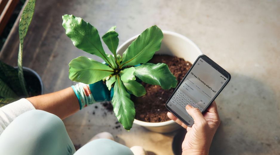 Reiniciar tu celular cada semana te tomará menos de dos minutos y te ahorrará dolores de cabeza a largo plazo. UNSPLASH / MICROSOFT COPILOT