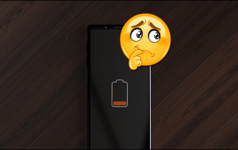 La tecnología de los teléfonos inteligentes ha evolucionado al punto de permitir que algunos modelos no solo reciban carga inalámbrica, sino que también puedan transferir parte de su batería a otro dispositivo sin necesidad de utilizar cables. CANVA