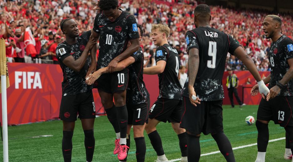 Jonathan David firmó un triplete en la contundente victoria de Canadá por 6-0 sobre Qatar. AFP.