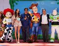 Irán Castillo, Jesse, Belinda, Arturo Mercado Jr., Woody,  José Luis Orozco y Buz Lightyear. ESPECIAL/PHOTO BY TOYA SARNO JORDAN-GETTY IMAGES FOR DISNEY.