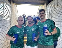 Glenn De Keyzer, Sven Van Wassenhove y Bruno Van Hellemont en el Estadio Guadalajara. EL INFORMADOR / L. ASCANIO