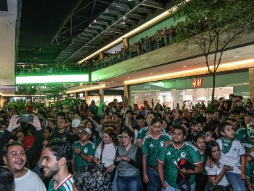 Los tapatíos pensaron que también habría pantallas en La Minerva, pero no fue así. EL INFORMADOR/A. Navarro