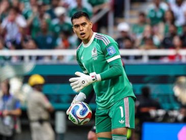 Una atajada de Raúl Rangel aseguró el primer lugar del Grupo A para la Selección Mexicana. EL INFORMADOR/A Navarro
