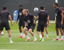 Jugadores de Estados Unidos en entrenamiento para el juego contra Australia. EFE/O. Alonso